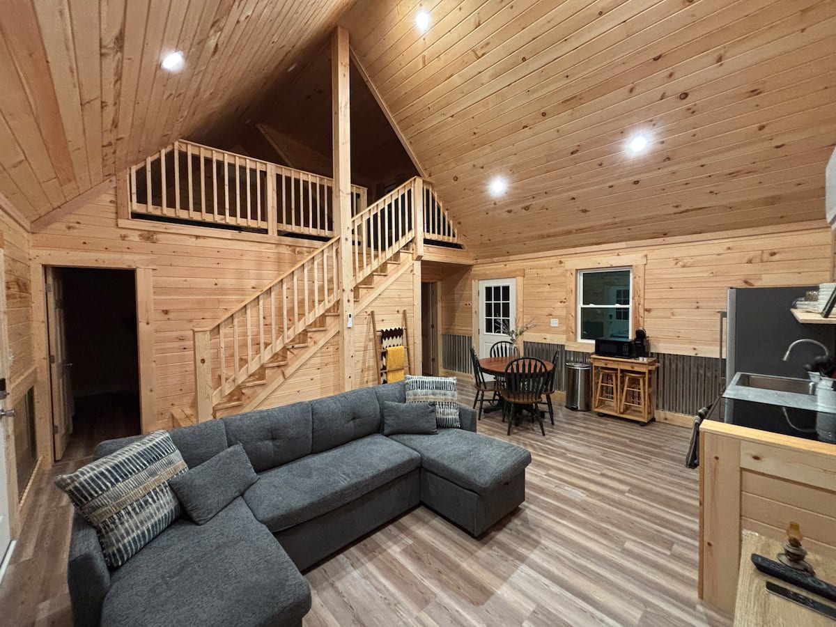 Cabin Near the Hatfield-McCoy Trails